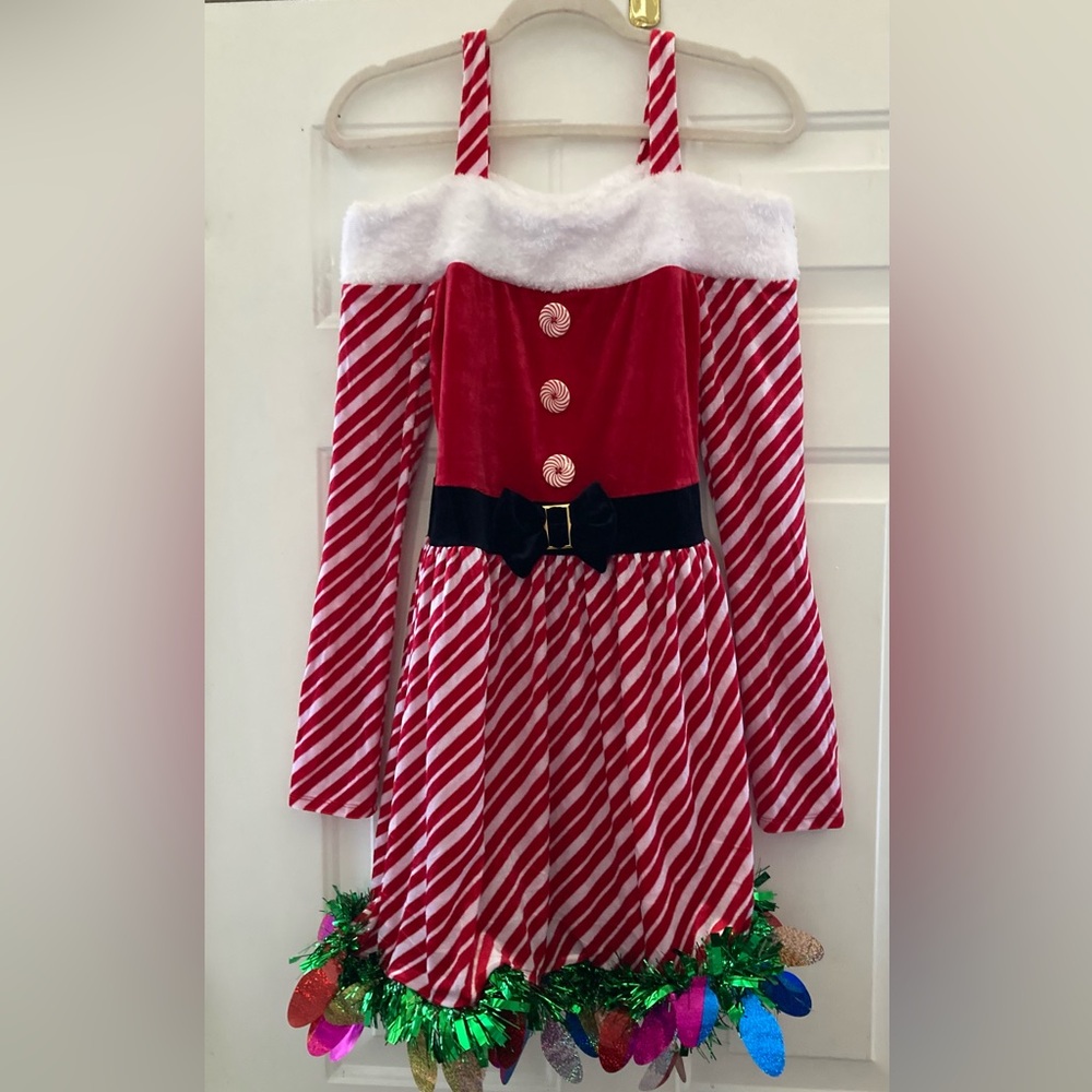 Born Famous Womens Off-the-Shoulder Velvet Holiday Dress
NWT
Size Medium